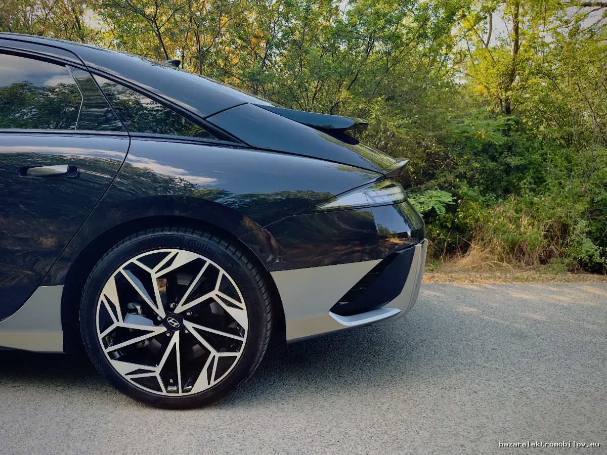 Hyundai IONIQ 6 Long Range AWD - Fotografia inzerátu 40