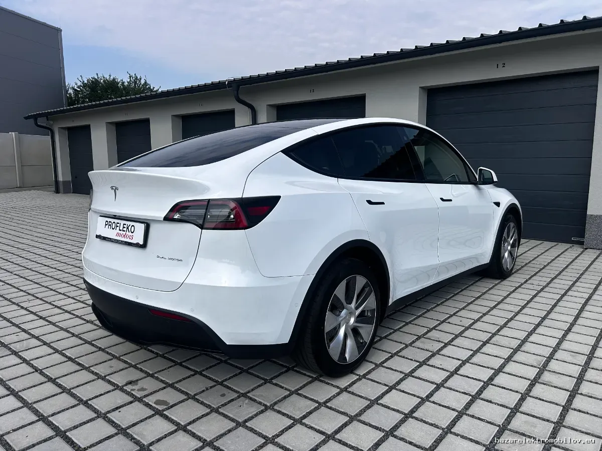 Tesla Model Y LR AWD - Fotografia inzerátu 3