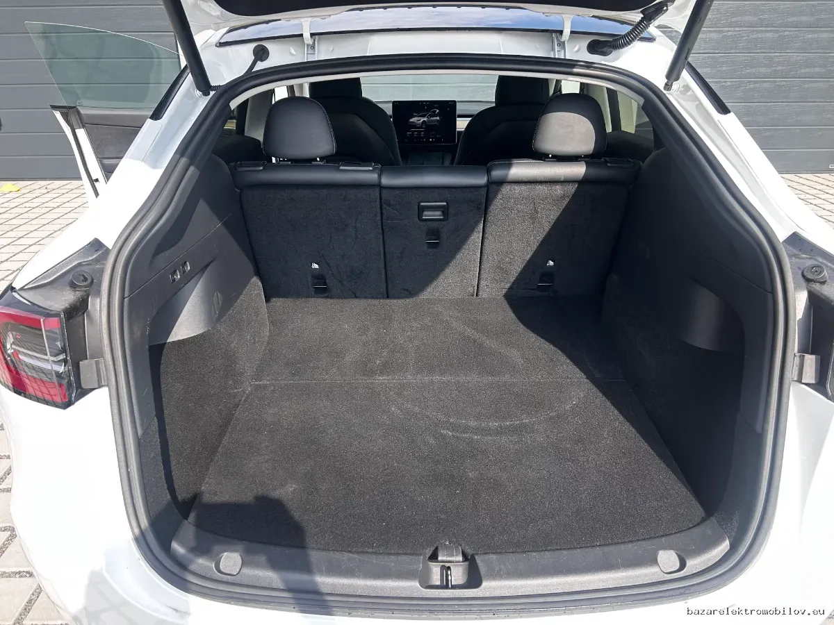 Tesla Model Y LR AWD - Fotografia inzerátu 14