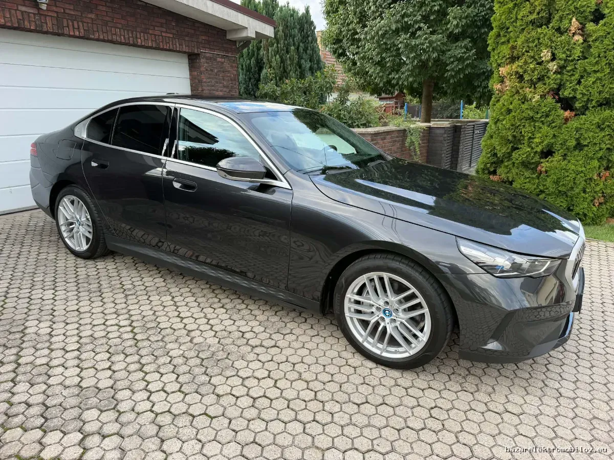 BMW i5 eDrive40 Sedan - Fotografia inzerátu 3