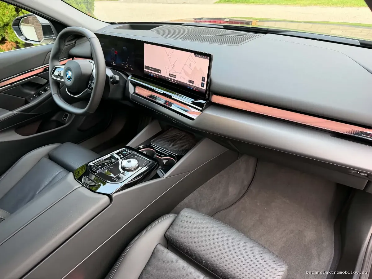 BMW i5 eDrive40 Sedan - Fotografia inzerátu 11