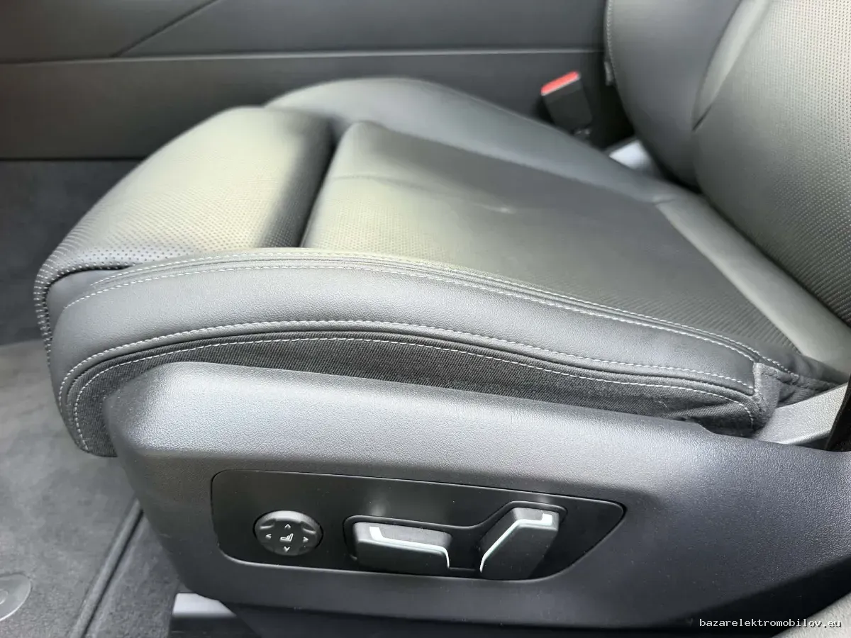 BMW i5 eDrive40 Sedan - Fotografia inzerátu 14