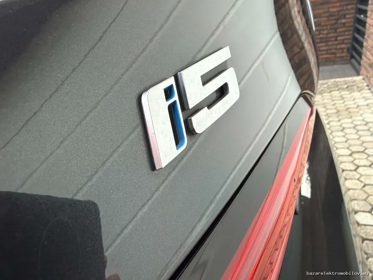 BMW i5 eDrive40 Sedan - Fotografia inzerátu 23