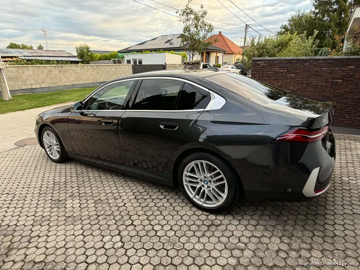 BMW i5 eDrive40 Sedan - Fotografia inzerátu 24