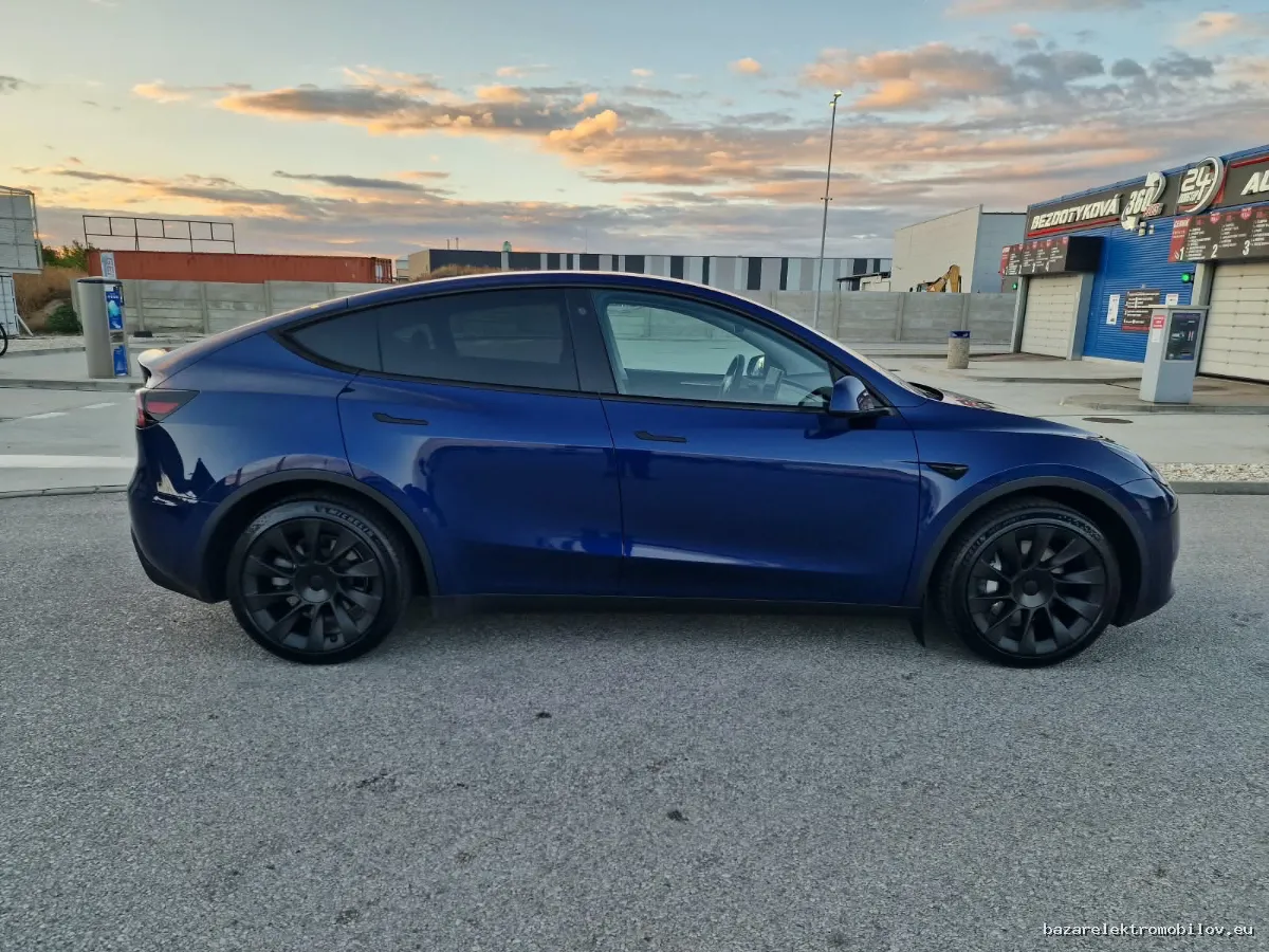 Tesla Model Y RWD LFP - Fotografia inzerátu 9
