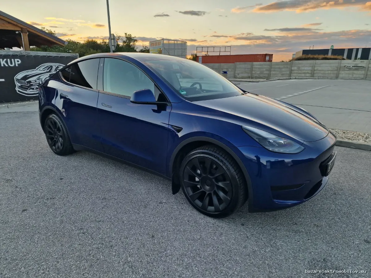 Tesla Model Y RWD LFP - Fotografia inzerátu 10
