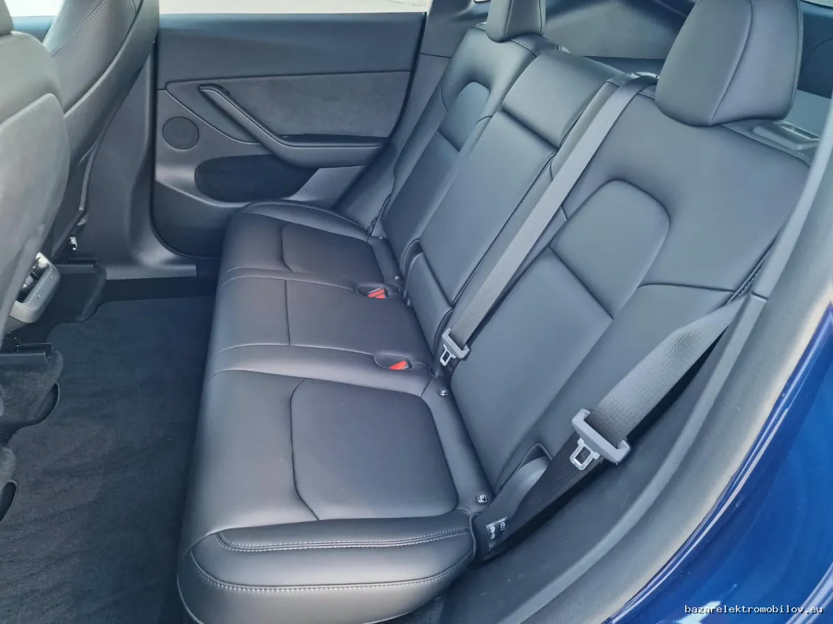 Tesla Model Y RWD LFP - Fotografia inzerátu 15