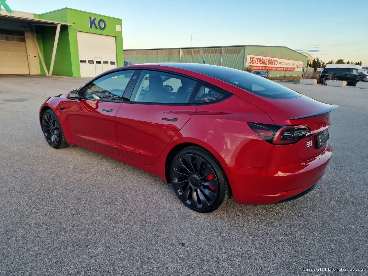 Tesla Model 3 Performance - Fotografia inzerátu 4