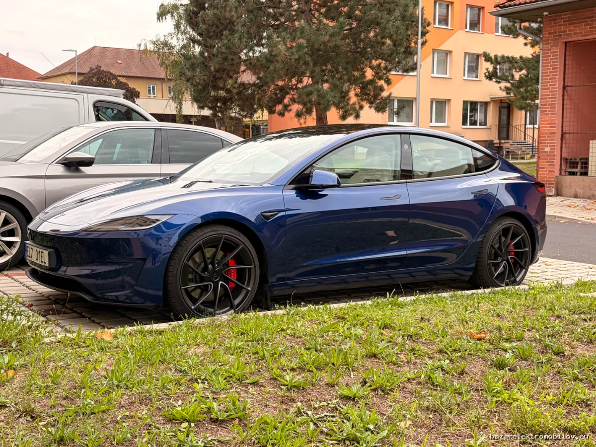 Tesla Model 3 Performance