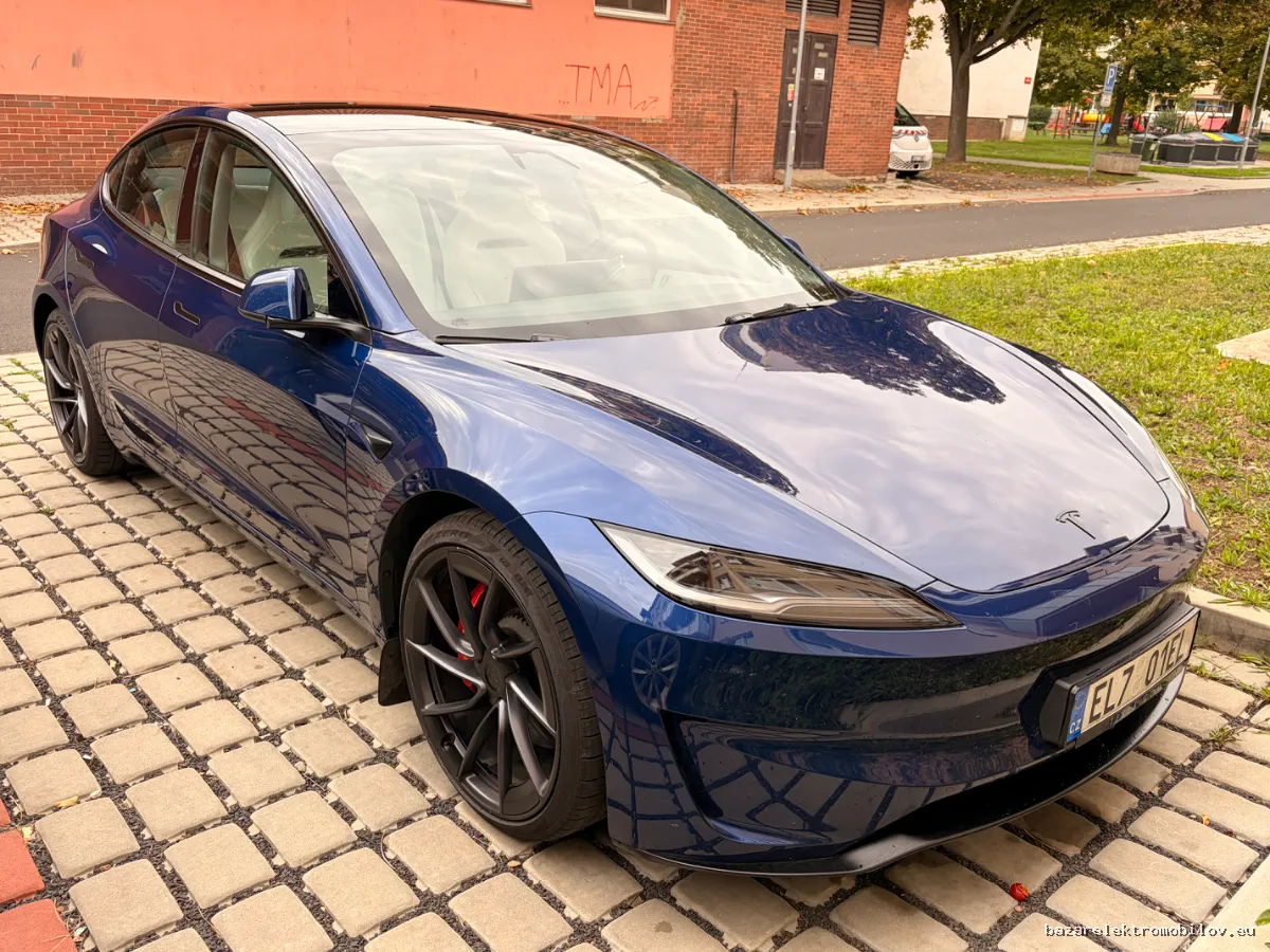 Tesla Model 3 Performance - Fotografia inzerátu 9