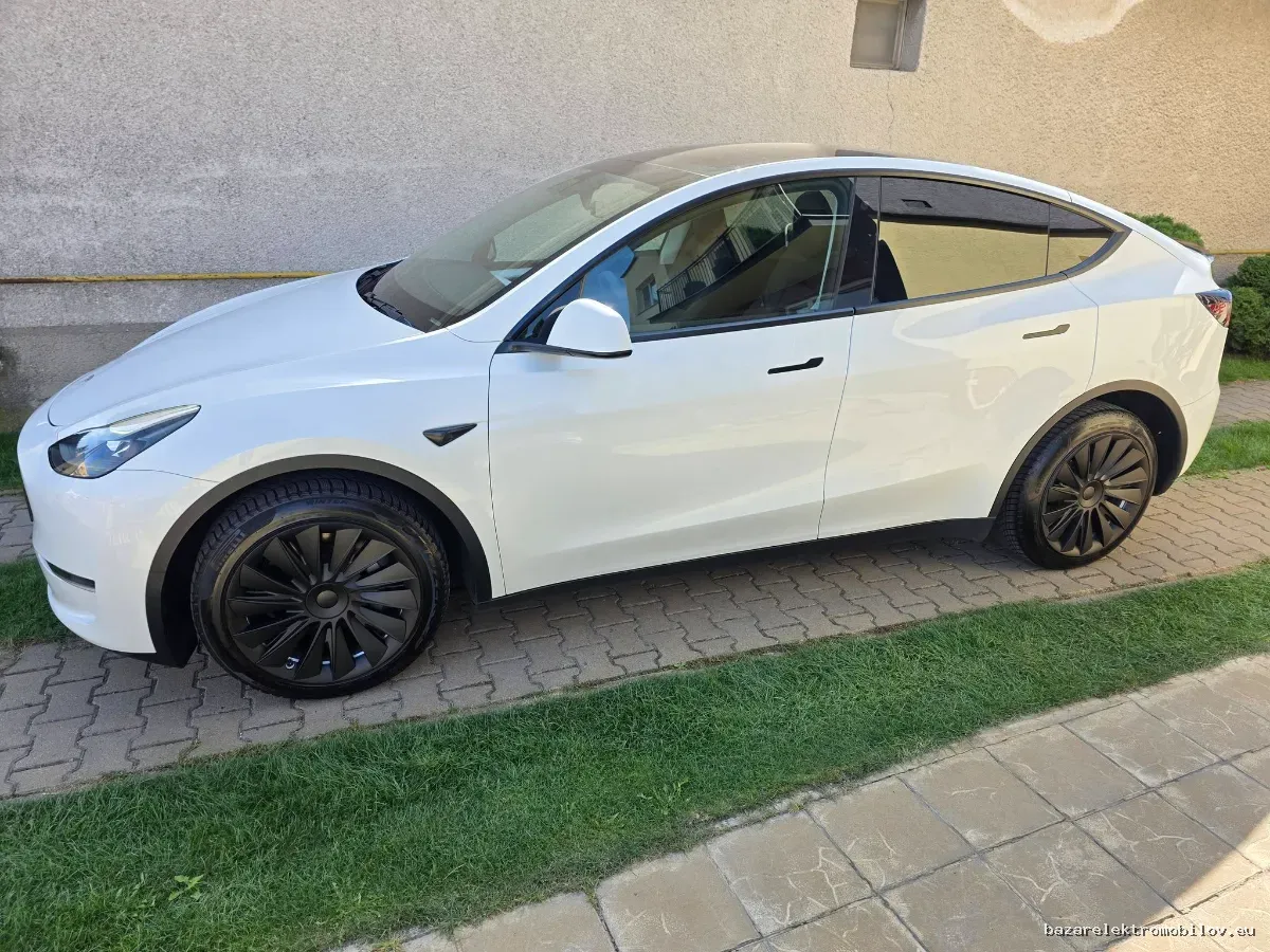 Tesla Model Y LR AWD - Fotografia inzerátu 2
