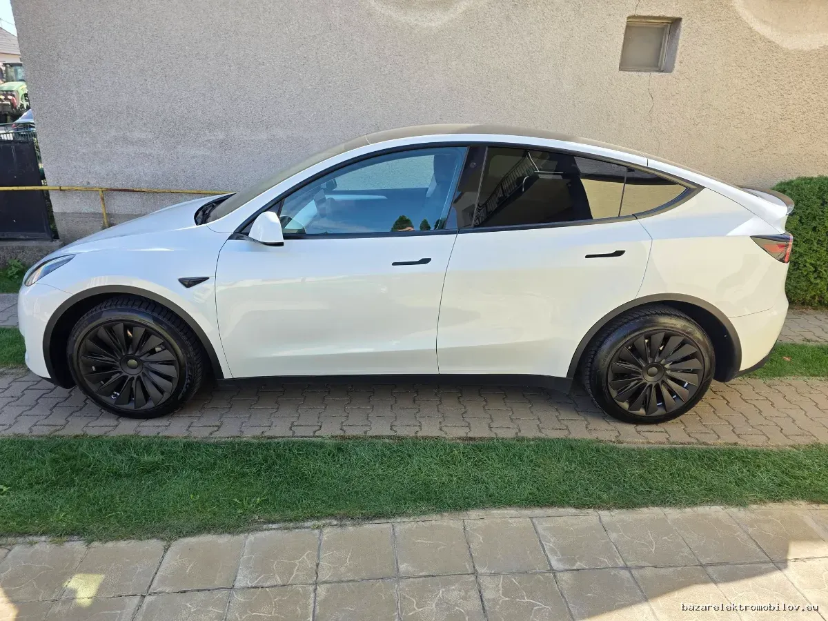 Tesla Model Y LR AWD - Fotografia inzerátu 3