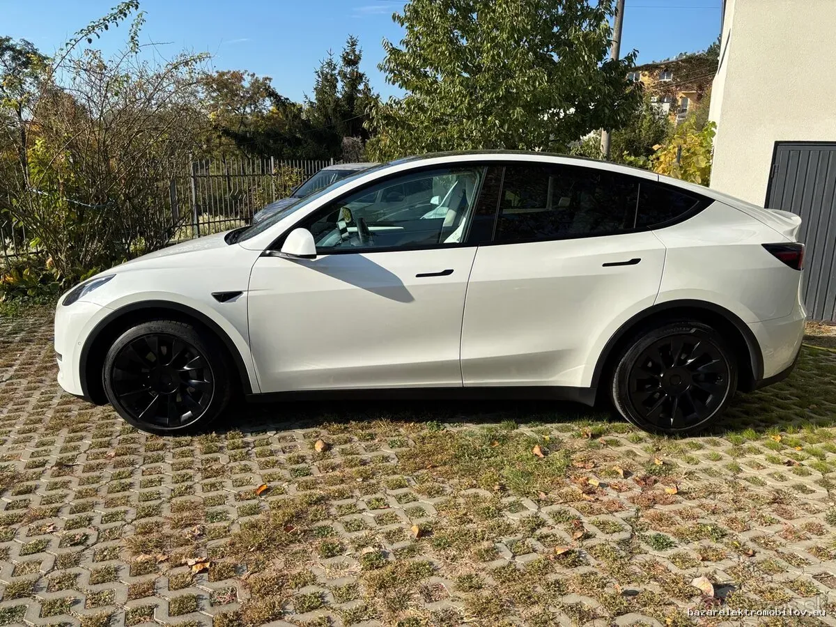 Tesla Model Y LR AWD - Fotografia inzerátu 3