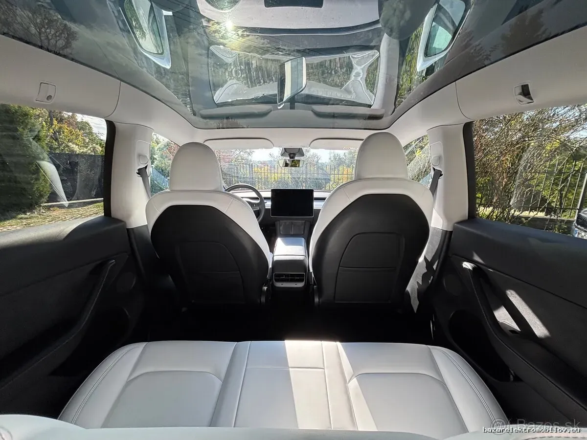 Tesla Model Y LR AWD - Fotografia inzerátu 12