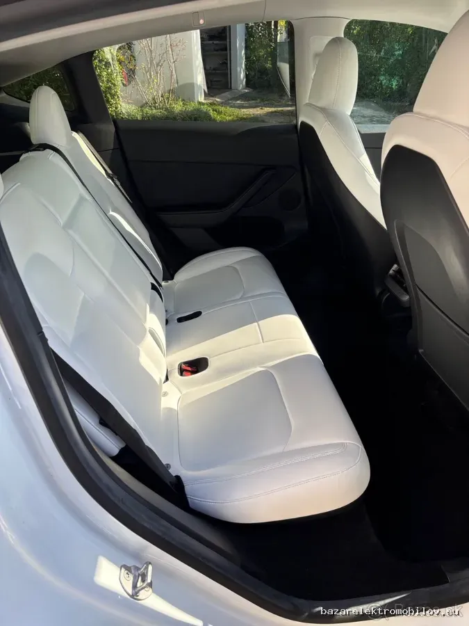 Tesla Model Y LR AWD - Fotografia inzerátu 13