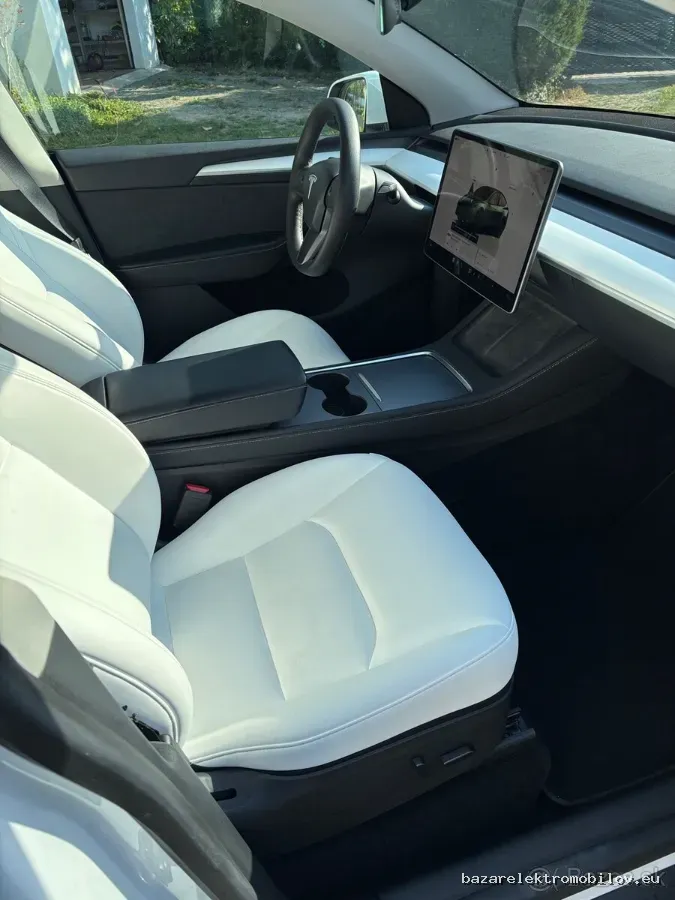 Tesla Model Y LR AWD - Fotografia inzerátu 10