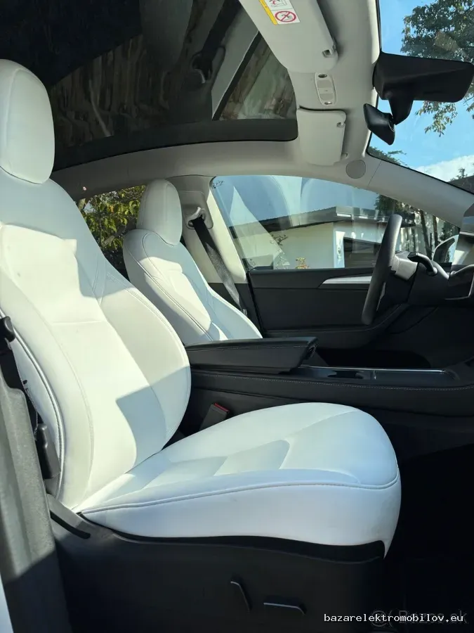 Tesla Model Y LR AWD - Fotografia inzerátu 11