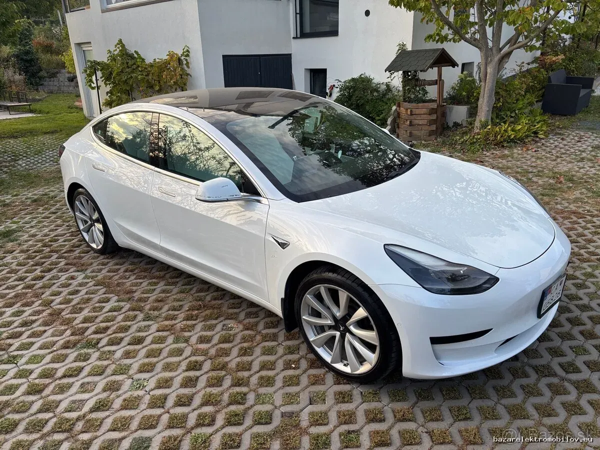 Tesla Model 3 RWD LFP - Fotografia inzerátu 3
