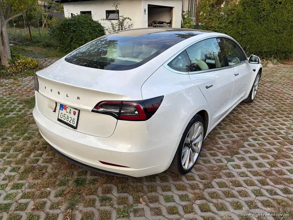 Tesla Model 3 RWD LFP - Fotografia inzerátu 5