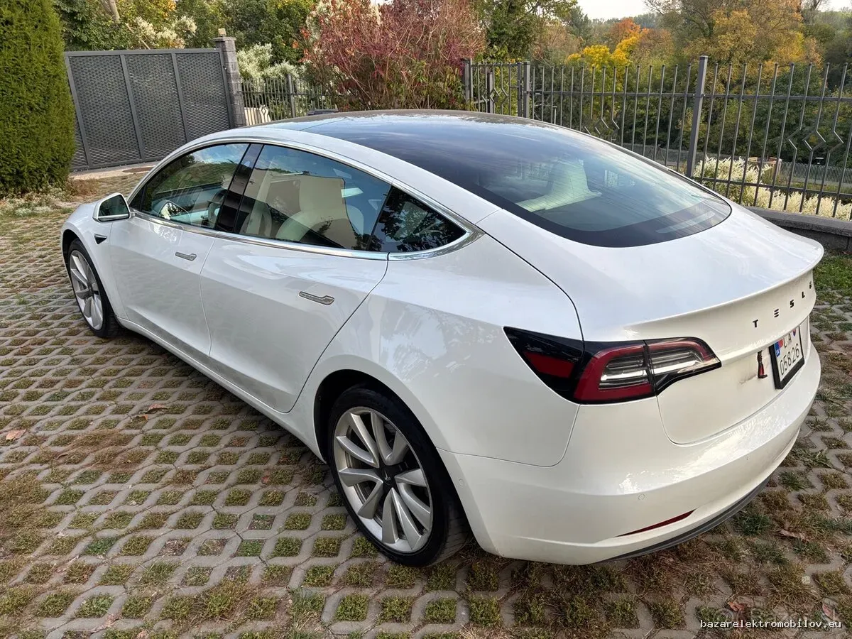 Tesla Model 3 RWD LFP - Fotografia inzerátu 7