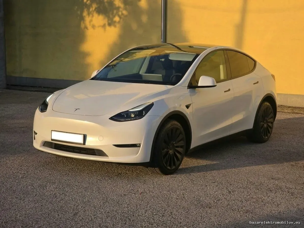 Tesla Model Y LR AWD - Fotografia inzerátu 3