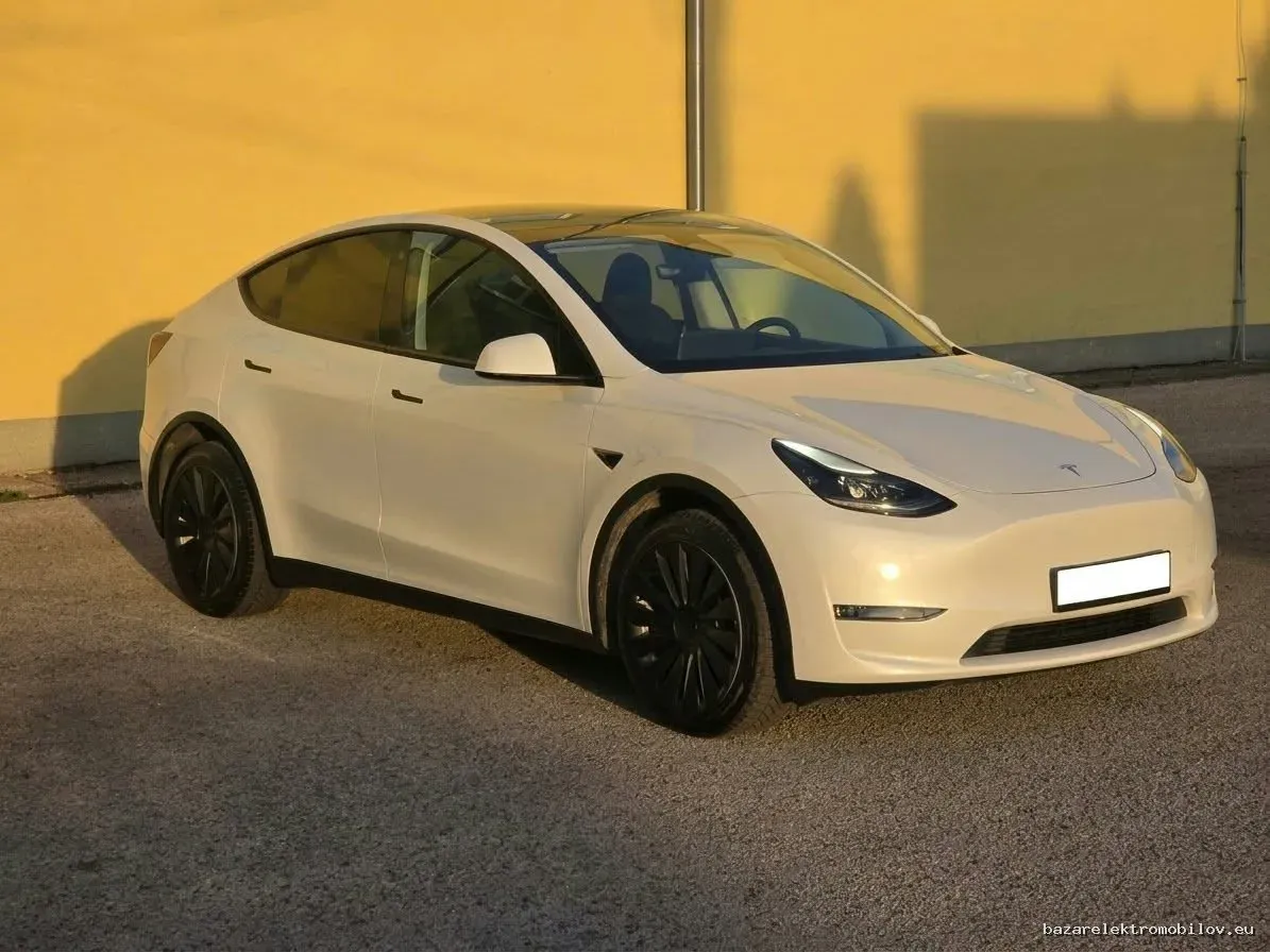 Tesla Model Y LR AWD - Fotografia inzerátu 4