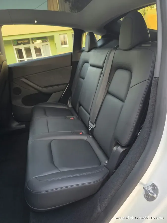 Tesla Model Y LR AWD - Fotografia inzerátu 18