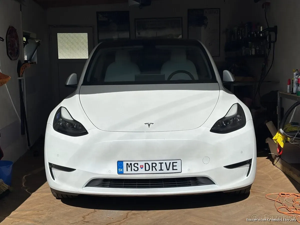 Tesla Model Y LR AWD
