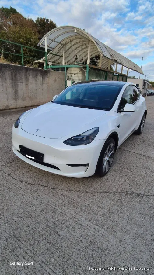 Tesla Model Y LR AWD