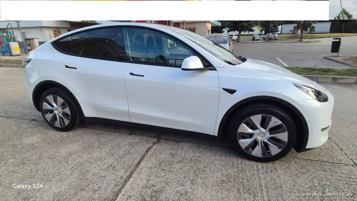 Tesla Model Y LR AWD - Fotografia inzerátu 2