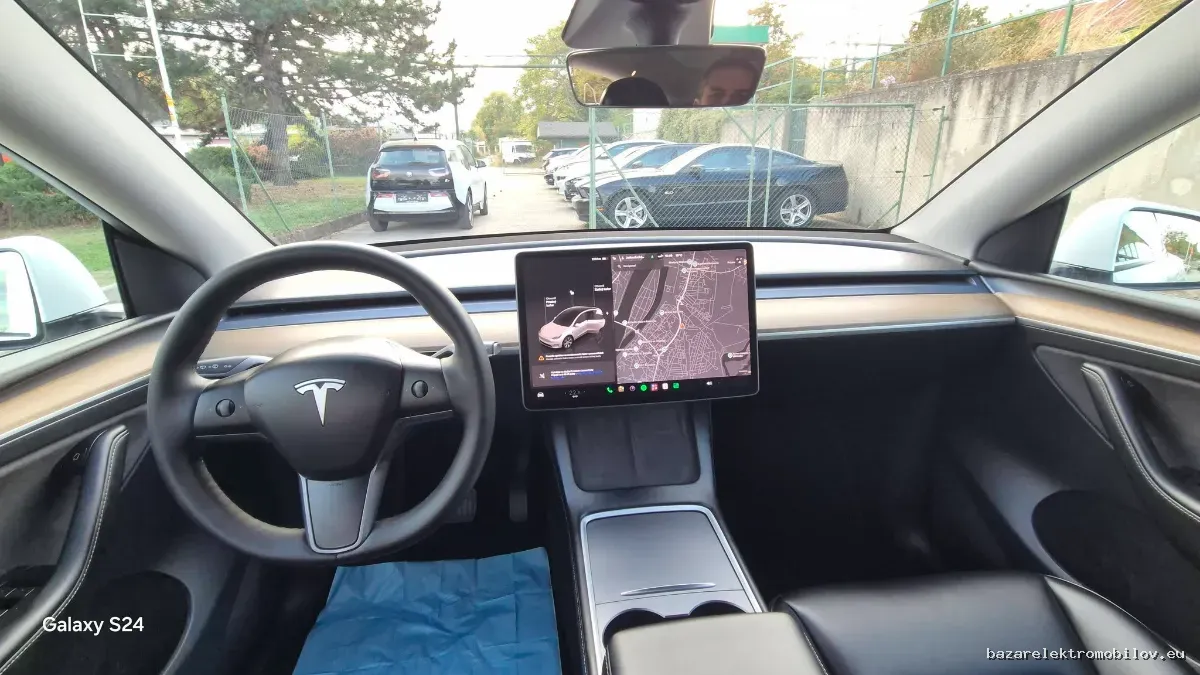 Tesla Model Y LR AWD - Fotografia inzerátu 4