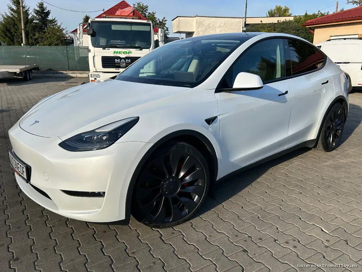 Tesla Model Y Performance - Fotografia inzerátu 3