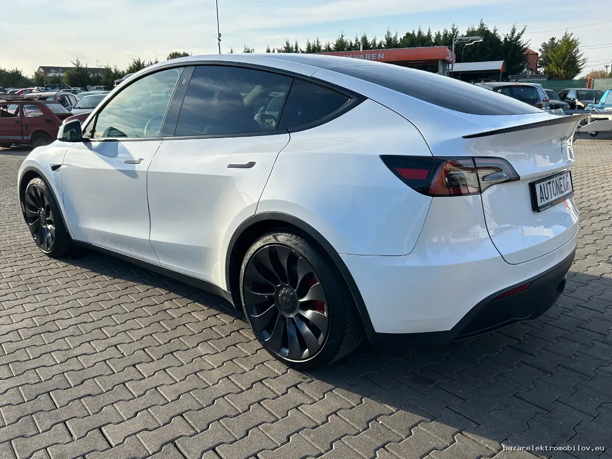 Tesla Model Y Performance - Fotografia inzerátu 5