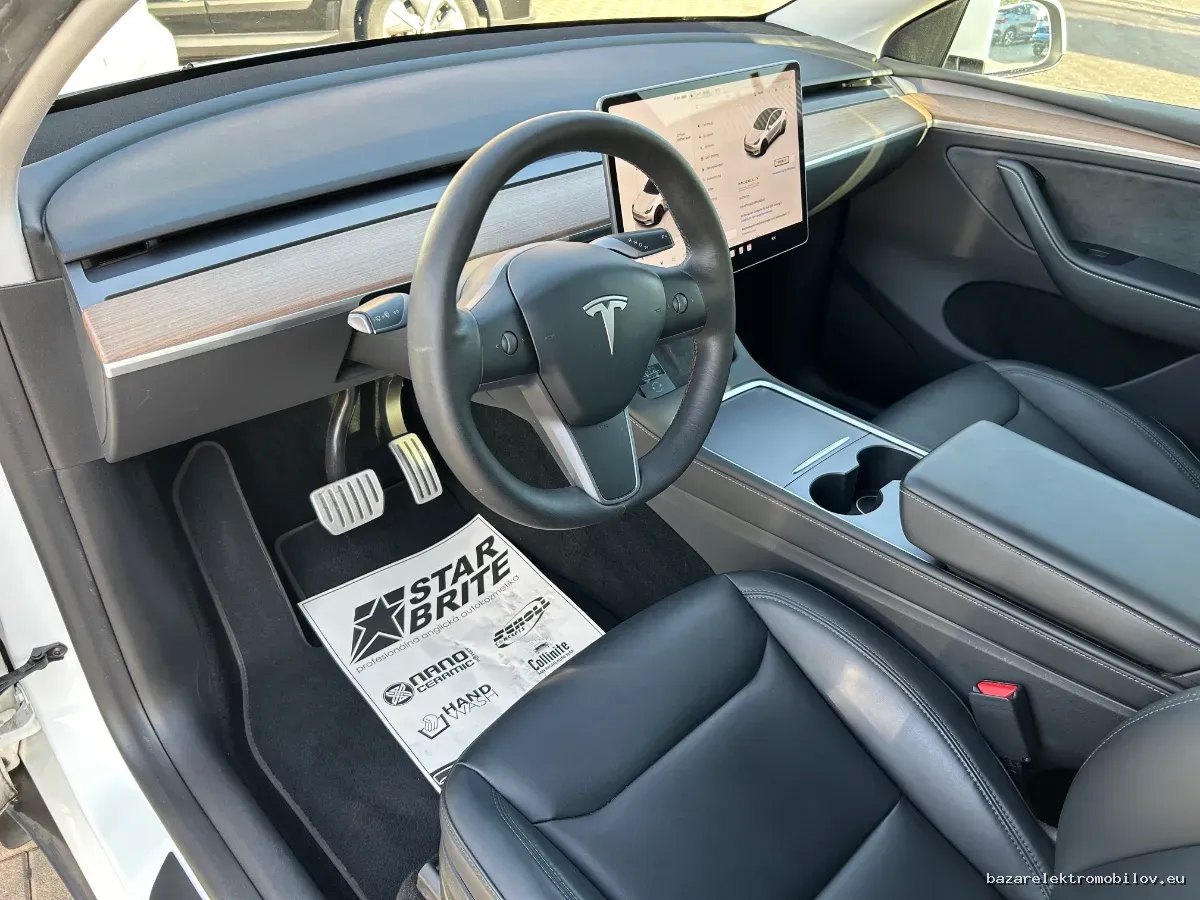 Tesla Model Y Performance - Fotografia inzerátu 10