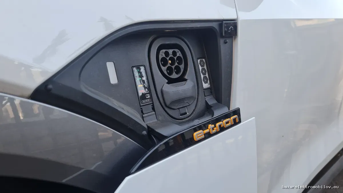 Audi e-tron 55 quattro - Fotografia inzerátu 2