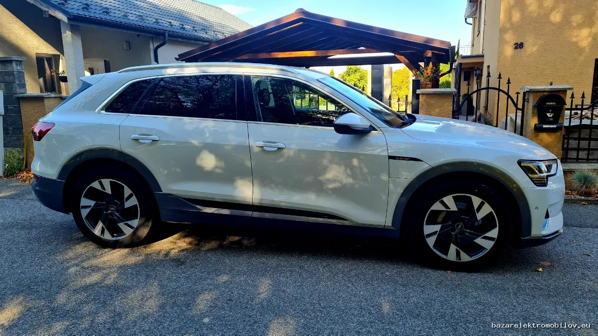 Audi e-tron 55 quattro - Fotografia inzerátu 16